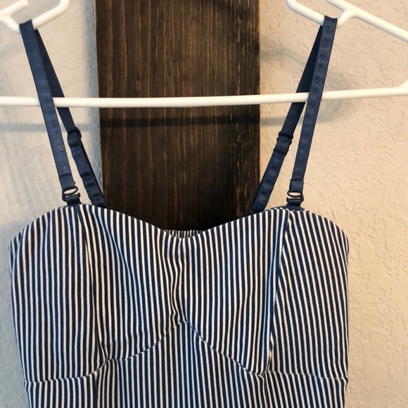 Dress - Picture 3 of 6